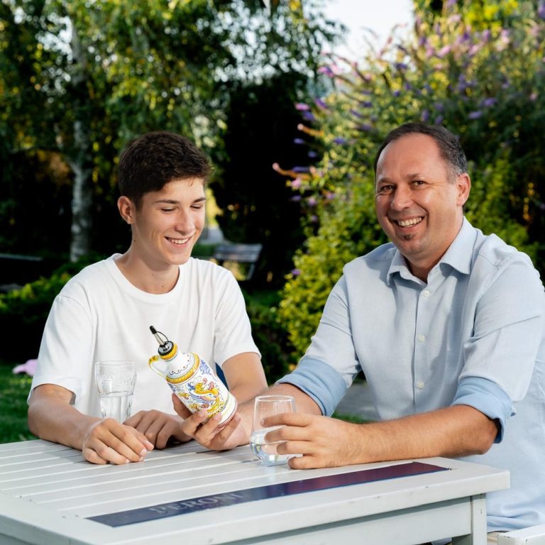 Studiu: uleiul de măsline extravirgin, asociat cu o microbiotă intestinală mai sănătoasă și funcții cognitive îmbunătățite